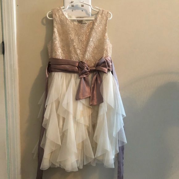 Dresses, Dresses & More Dresses. - Picture 5 of 16